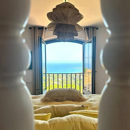 Charming, Elegant, Spacious House In Saint-raphael *