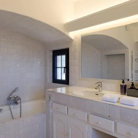 Apartment Charming, Elegant, Spacious House In Saint-raphael *