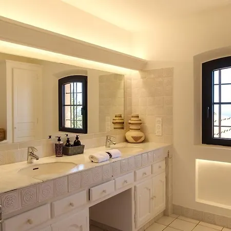Charming, Elegant, Spacious House In Saint-raphael Saint-Raphael (Var)