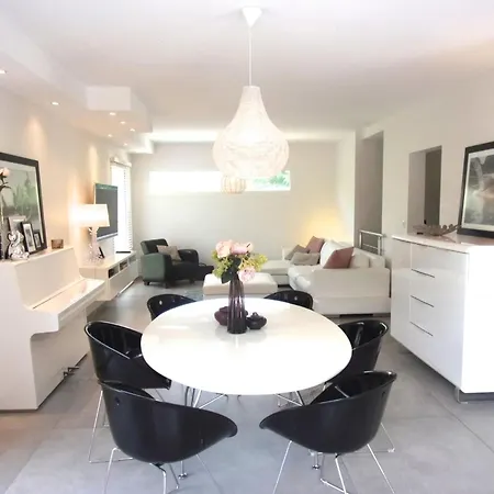 Charming, Elegant, Spacious House In Saint-raphael Apartment