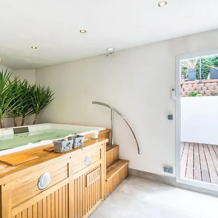 Charming, Elegant, Spacious House In Saint-raphael Apartment *
