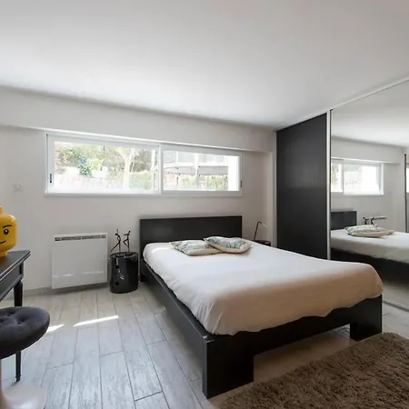 Apartment Charming, Elegant, Spacious House In Saint-raphael *